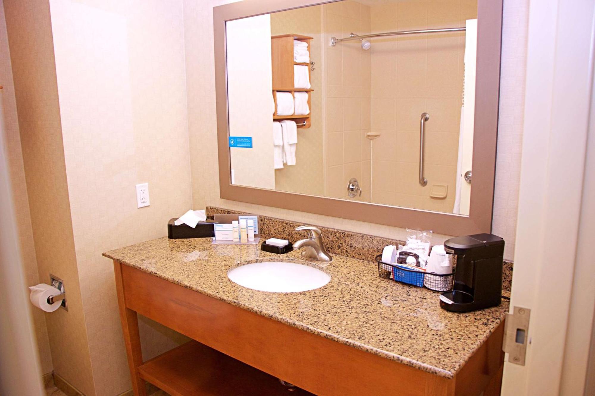Hampton Inn Sidney Esterno foto